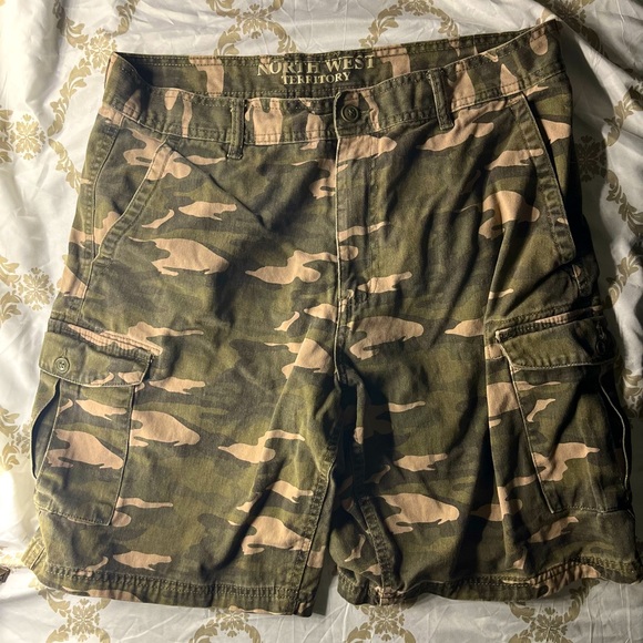 Green and Cream Camo Shorts Mens - Picture 1 of 3